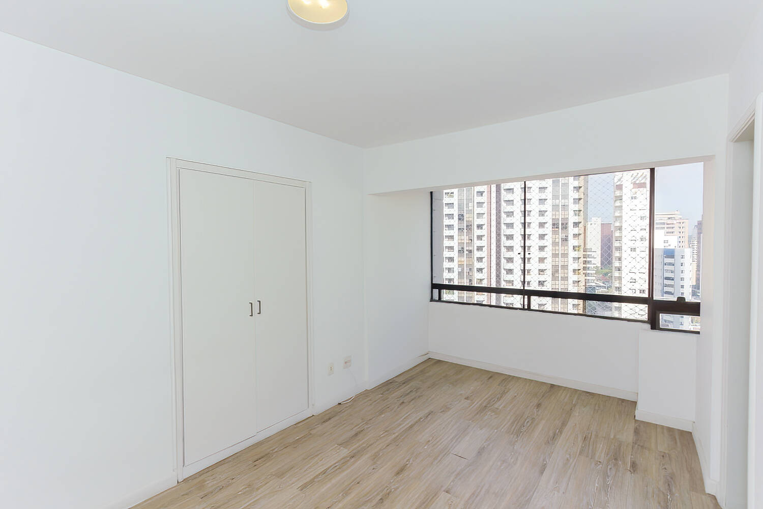 Apartamento para alugar com 4 quartos, 184m² - Foto 35