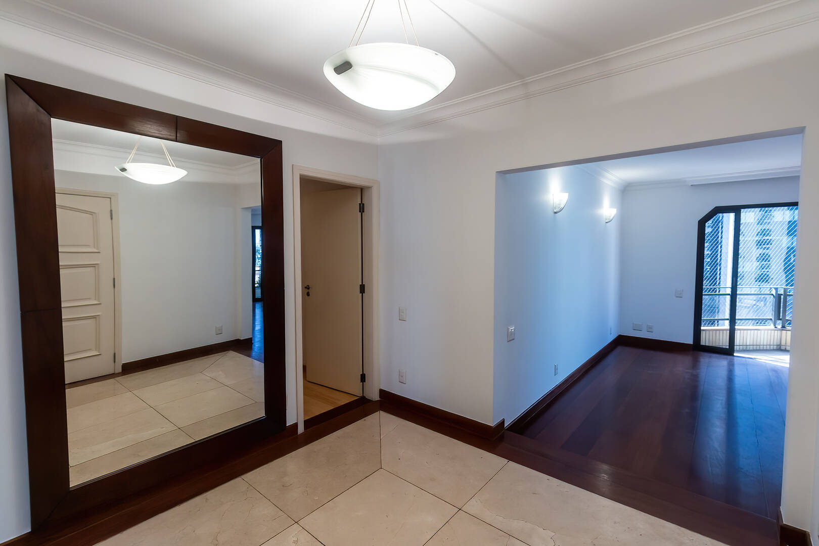 Apartamento para alugar com 3 quartos, 240m² - Foto 3