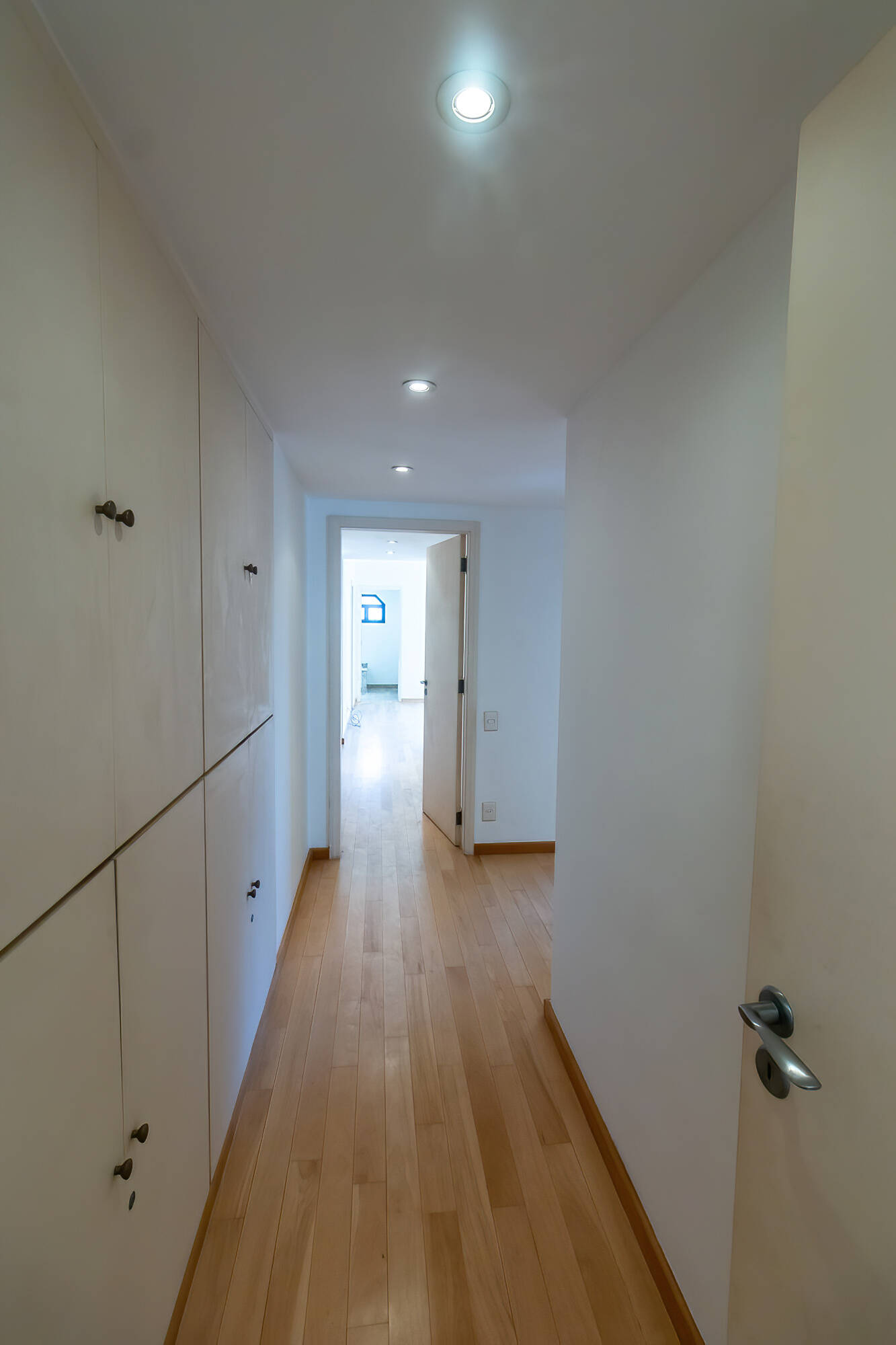 Apartamento para alugar com 3 quartos, 240m² - Foto 14