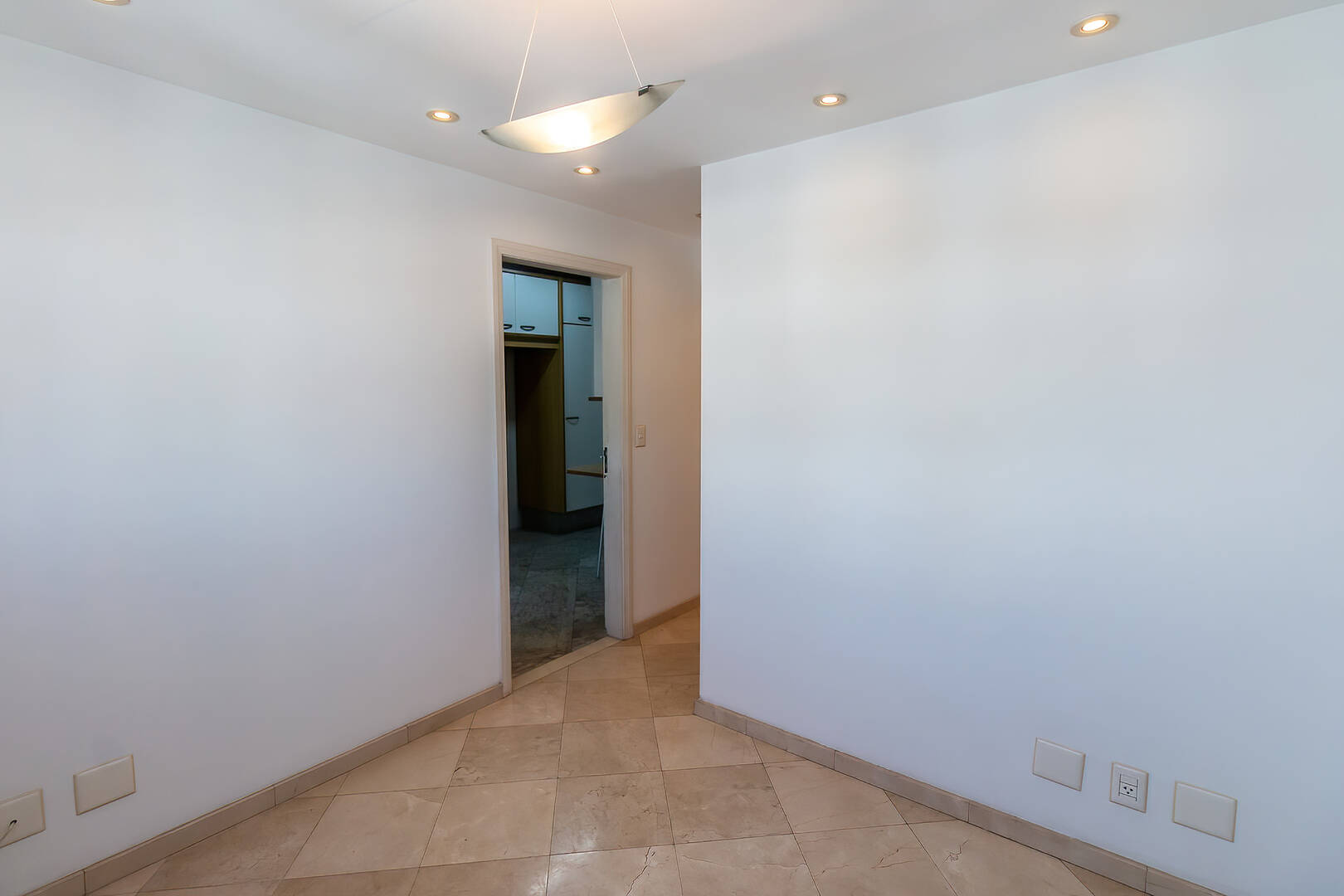 Apartamento para alugar com 3 quartos, 240m² - Foto 34