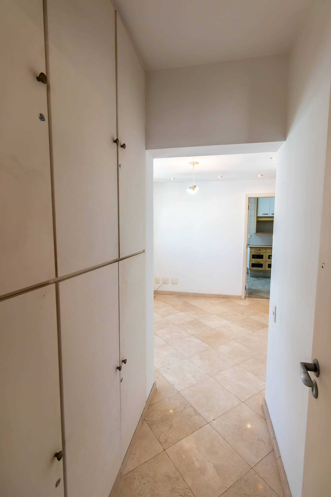 Apartamento para alugar com 3 quartos, 240m² - Foto 32