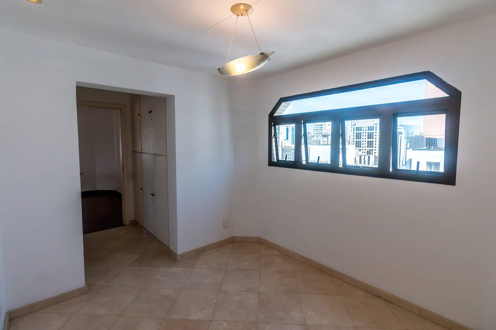 Apartamento para alugar com 3 quartos, 240m² - Foto 35