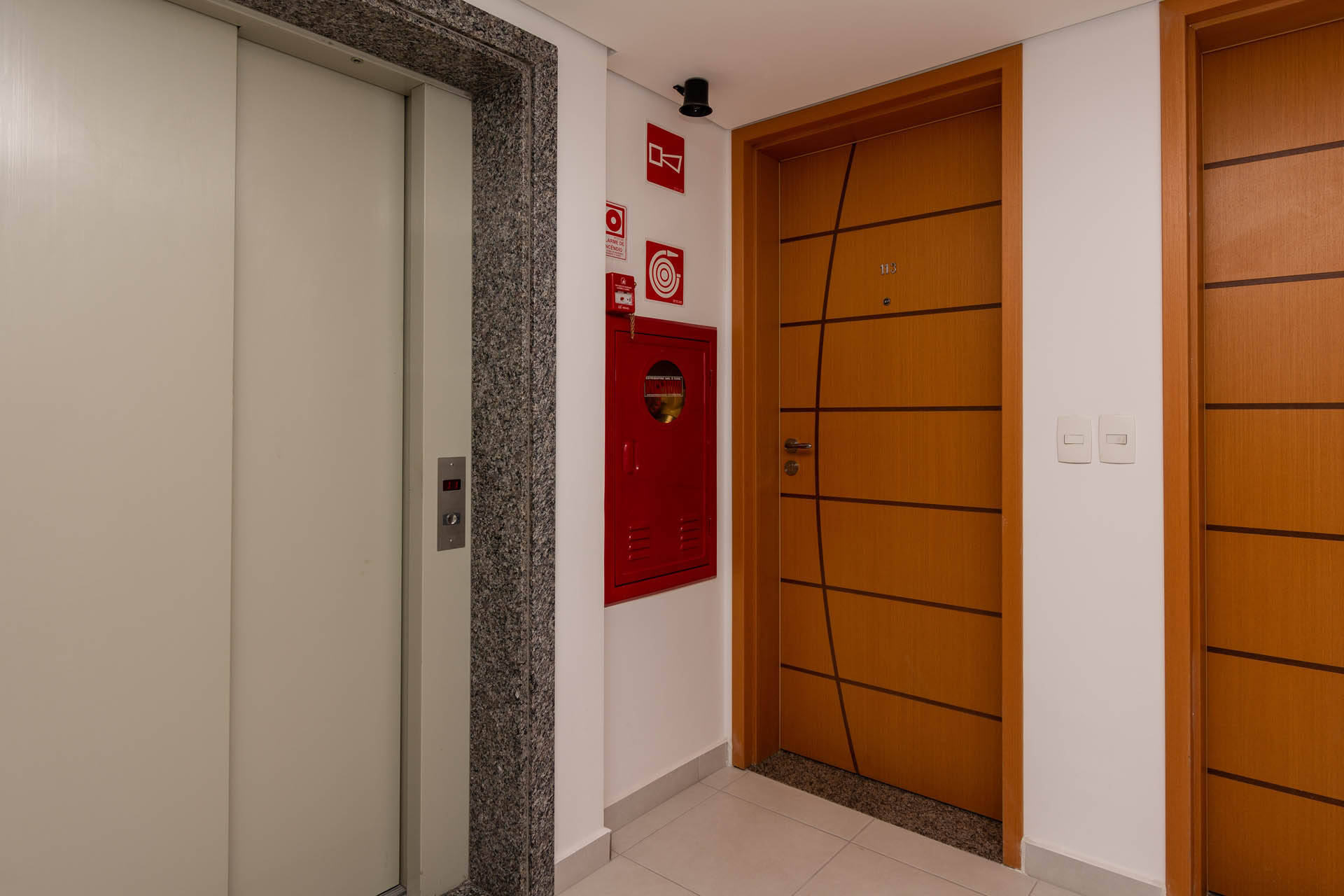 Apartamento à venda com 3 quartos, 82m² - Foto 2