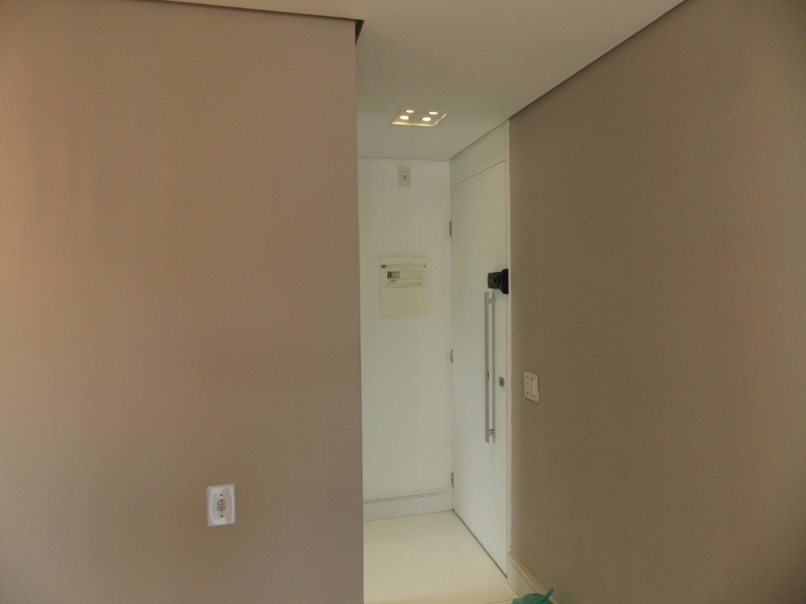 Apartamento à venda com 3 quartos, 61m² - Foto 15